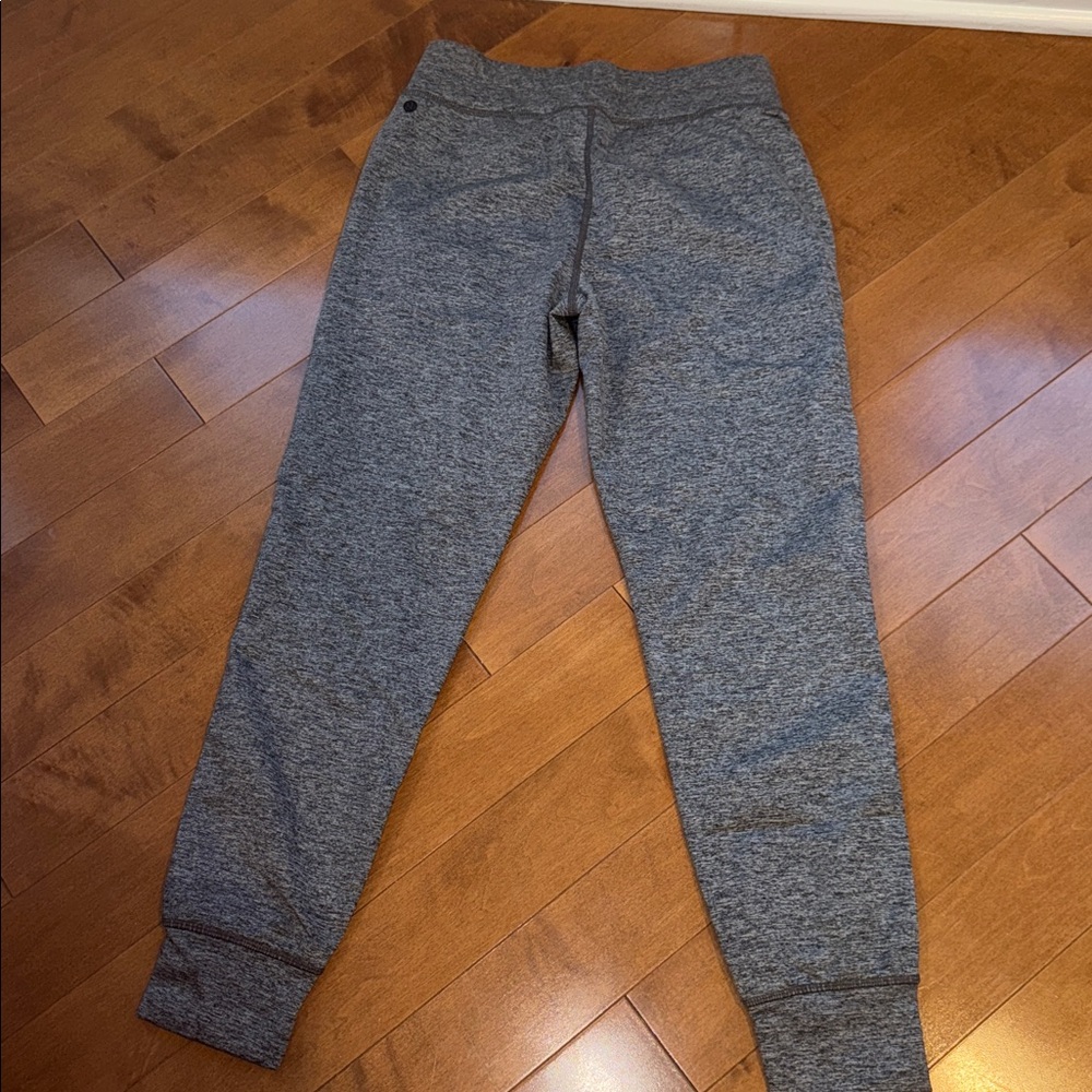 ❤️❤️Zella size XS grey leggings- accepting all offers!!!!!❤️❤️ - Picture 4 of 4